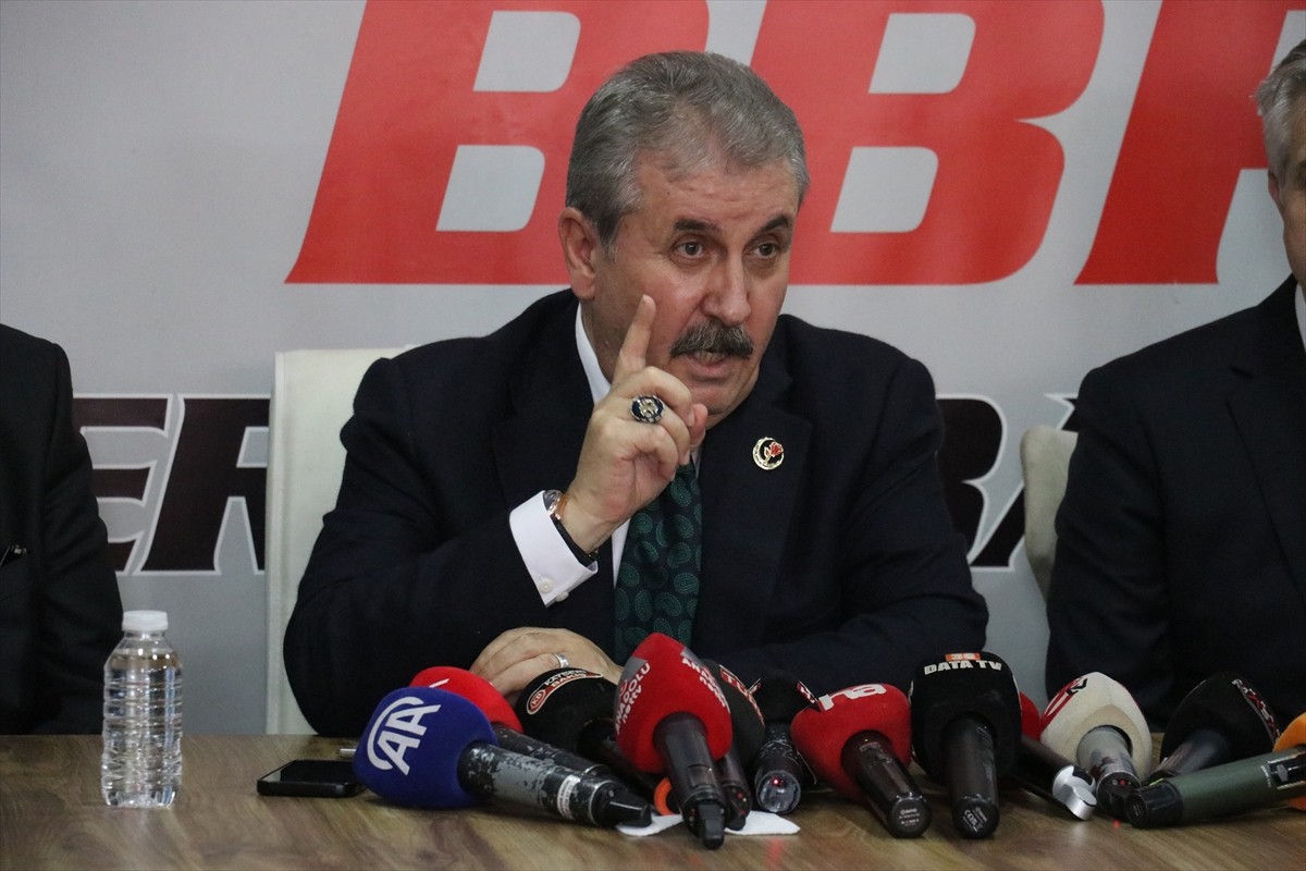 Büyük Birlik Partisi (BBP) Genel Başkanı Mustafa Destici, Kayseri İl Başkanlığı binasında...