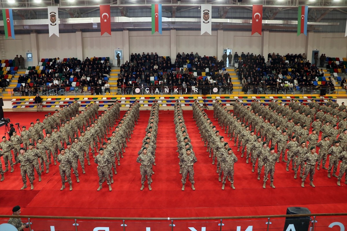 Çankırı'da eğitimlerini tamamlayan 29'u Azerbaycan İçişleri Bakanlığı mensubu toplam 223 kursiyer...