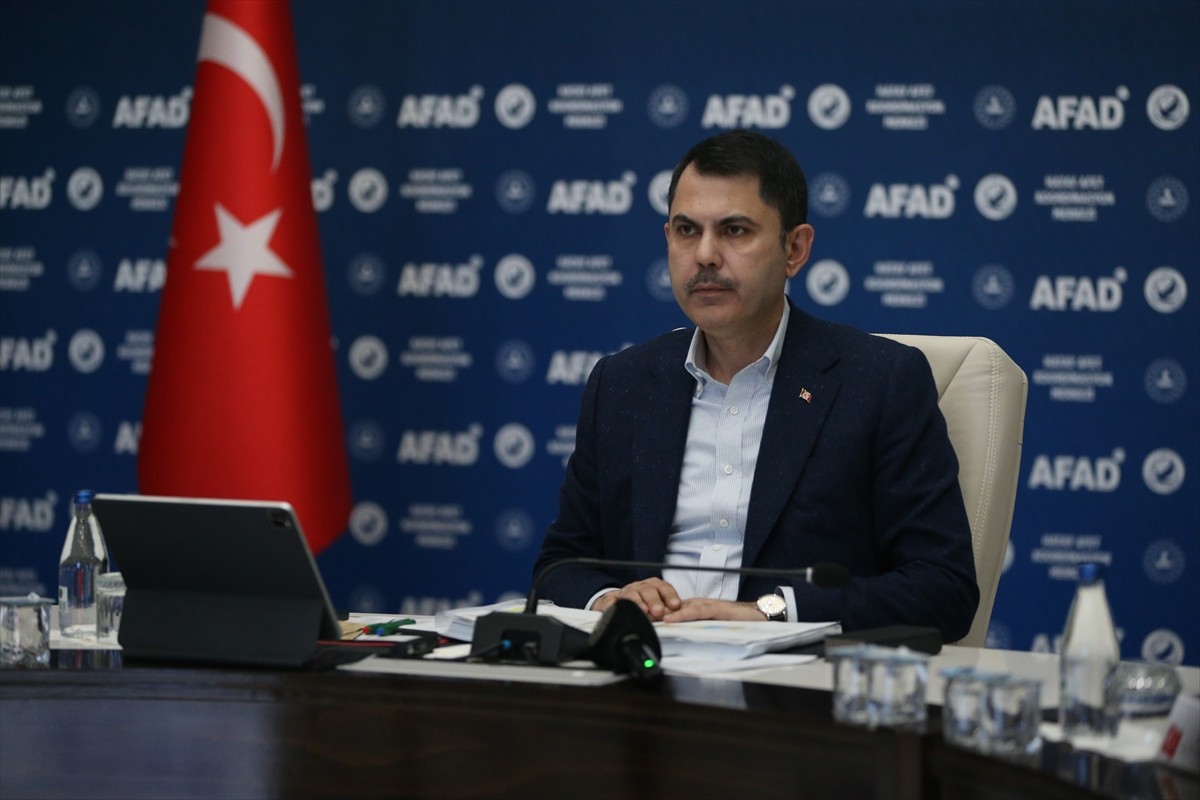 Çevre, Şehircilik ve İklim Değişikliği Bakanı Murat Kurum, AFAD Koordinasyon Merkezi'nde...