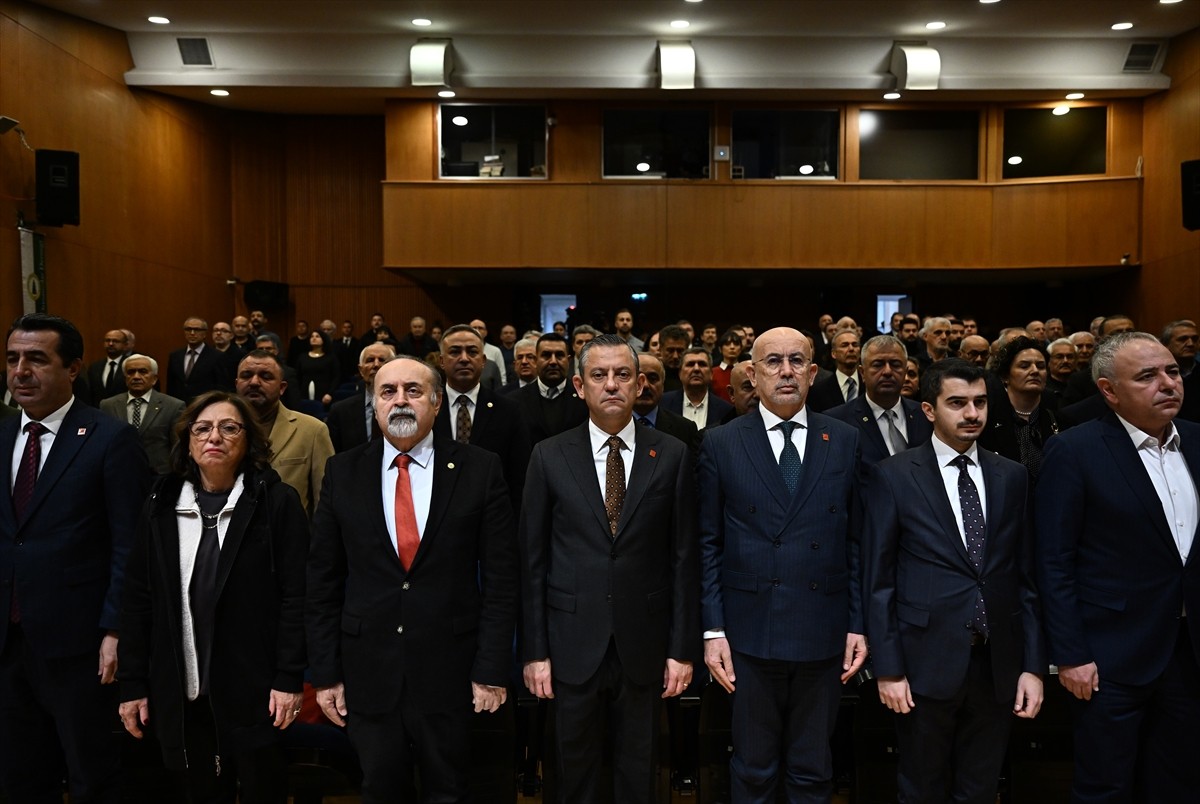 CHP Genel Başkanı Özgür Özel (ortada), Türkiye Ormancılar Derneğinin kuruluşunun 100. yılı...