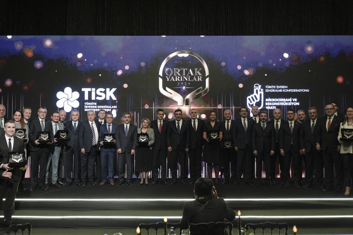 Cumhurbaşkanı Yardımcısı Cevdet Yılmaz, Ankara'da, Türkiye İşveren Sendikaları Konfederasyonu...