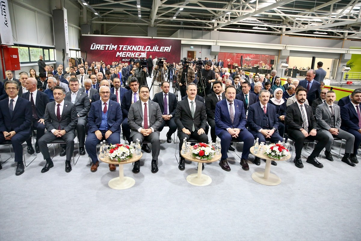 Cumhurbaşkanlığı Savunma Sanayii Başkanı Haluk Görgün, Dilovası ilçesinde Makine İhtisas Organize...