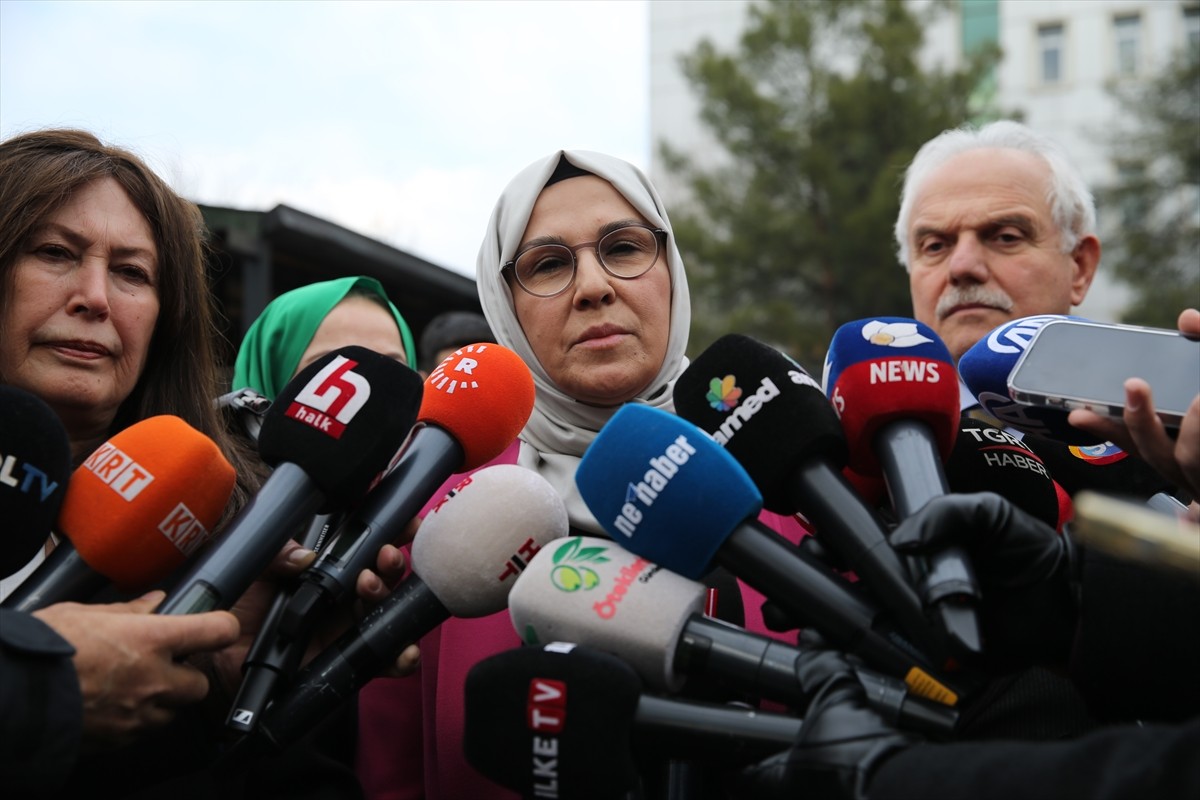 Diyarbakır 8. Ağır Ceza Mahkemesinde, tutuklu sanıklar anne Yüksel, ağabey Enes ve amca Salim...