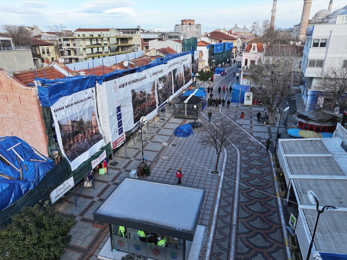 Edirne'de, kent merkezindeki tarihi dokuyu korumak amacıyla başlatılan sokak sağlıklaştırma...