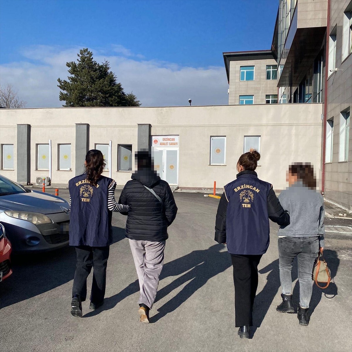 Erzincan'da terör propagandası yaptıkları iddiasıyla 4 kişi gözaltına alındı.