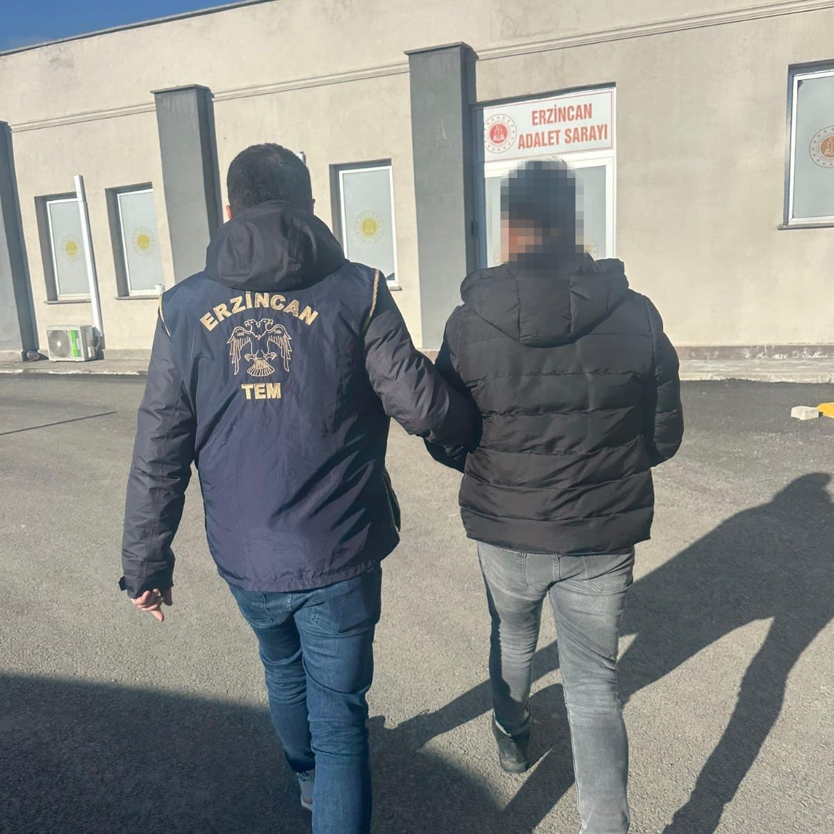 Erzincan'da terör propagandası yaptıkları iddiasıyla 4 kişi gözaltına alındı.