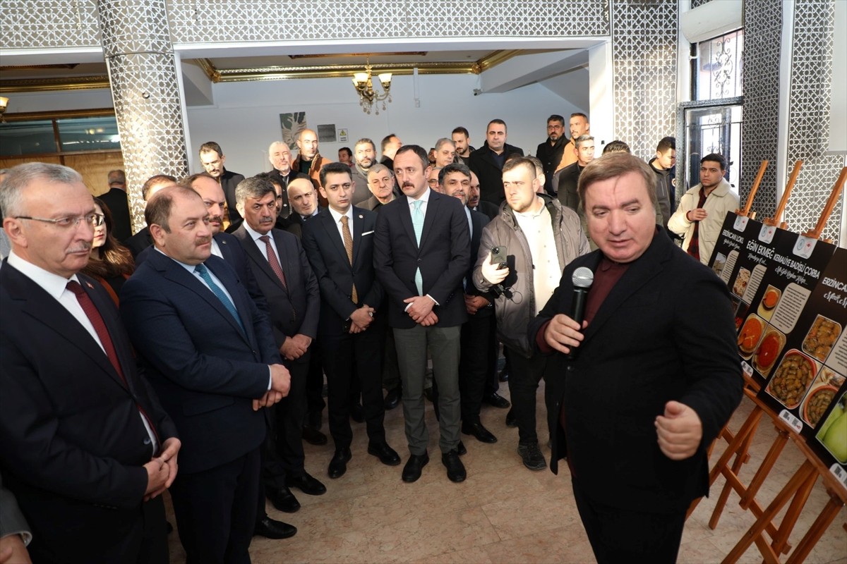 Erzincan'ın yöresel lezzetlerinden lokum, kuşburnu goravası, eşgilisi, yaprak sarması, eğin...