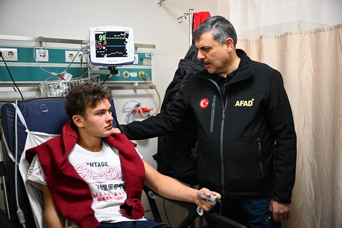 Erzurum'un Palandöken Dağı'nda sporcuların üzerine çığ düşmesi sonucu vefat eden milli sporcu Emre...