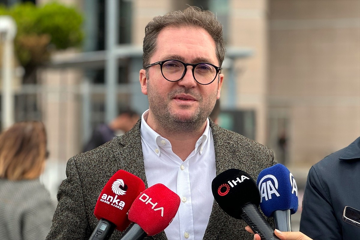 Esenyurt Belediye Başkanlığı görevinden "silahlı terör örgütü PKK/KCK üyesi olmak" suçundan...