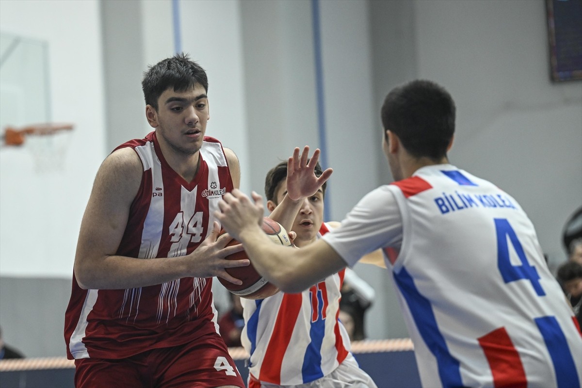 Gençleri bağımlılıktan uzaklaştırma ve spora kazandırma amacıyla bu sene dördüncüsü düzenlenen Tek...