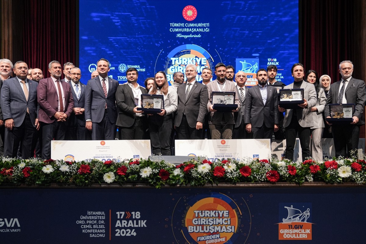Girişimci İşadamları Vakfınca (GİV), Cumhurbaşkanlığı himayelerinde, İstanbul Üniversitesi (İÜ)...