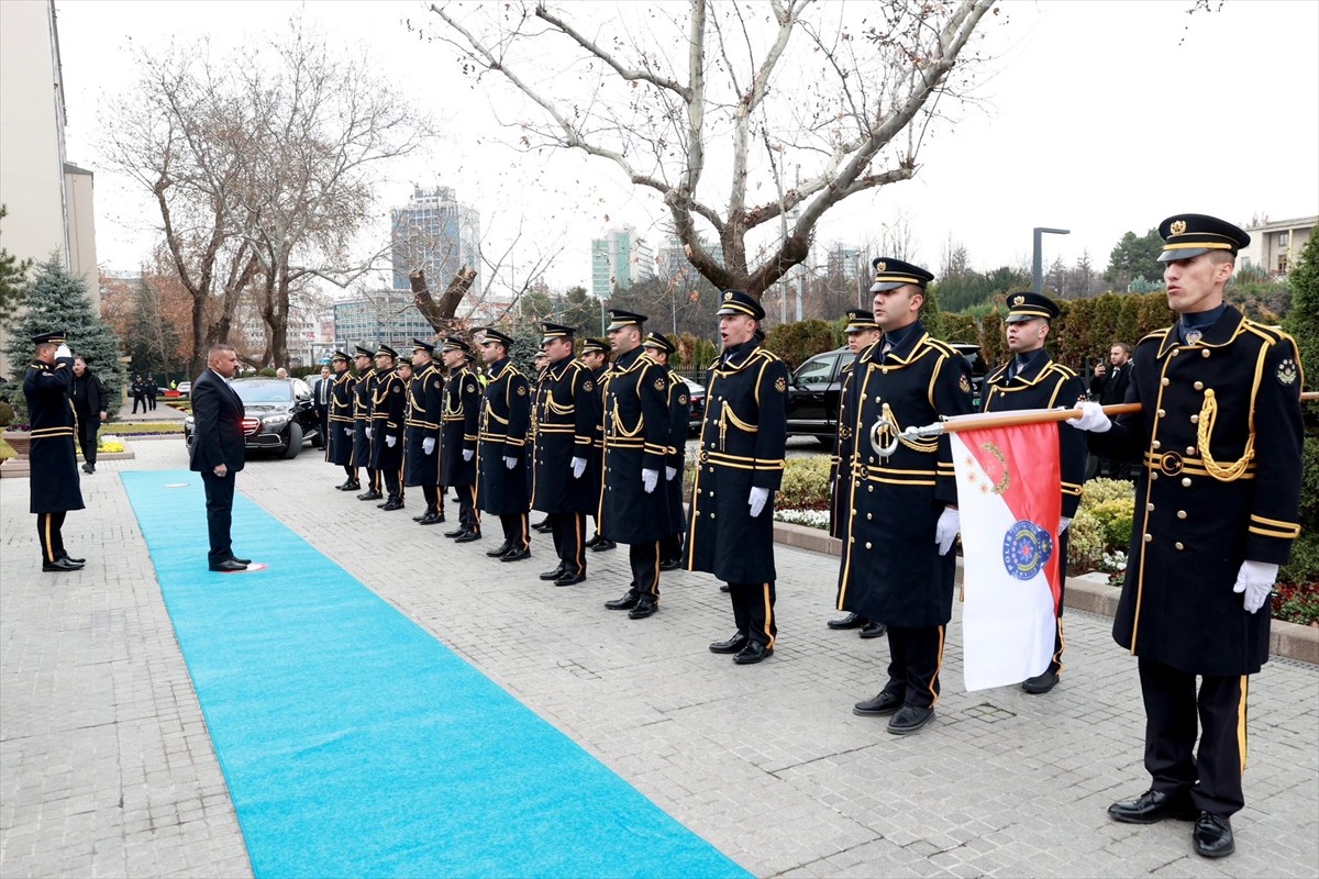 İçişleri Bakanı Ali Yerlikaya, Irak İçişleri Bakanı Abdülemir Kamil Şammari ile görüştü. İçişleri...