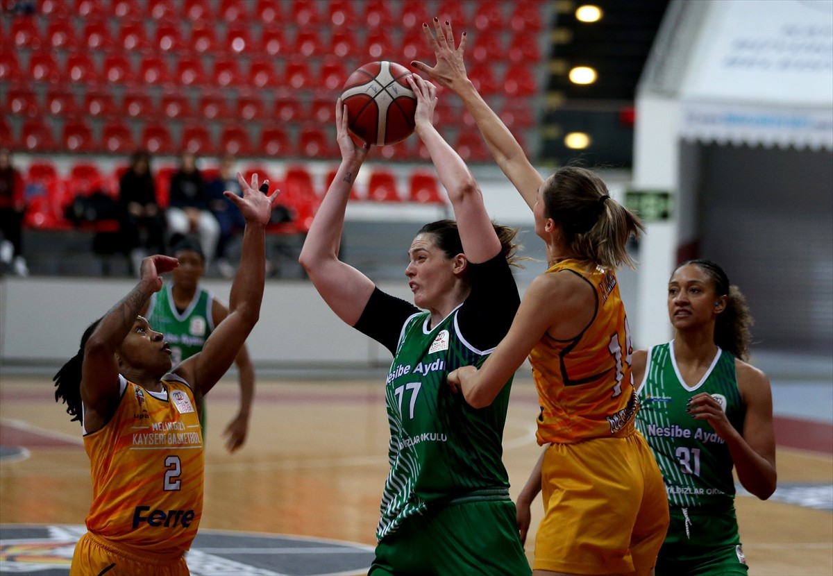 ING Kadınlar Basketbol Süper Ligi'nin 12. haftasında Nesibe Aydın, deplasmanda Melikgazi Kayseri...