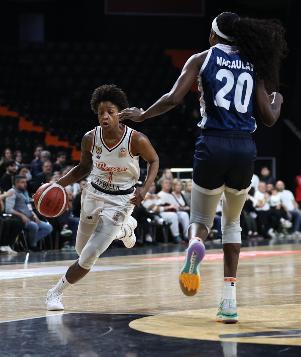 ING Kadınlar Basketbol Süper Ligi'nin 14. haftasında ÇBK Mersin, Servet Tazegül Spor Salonu'nda...