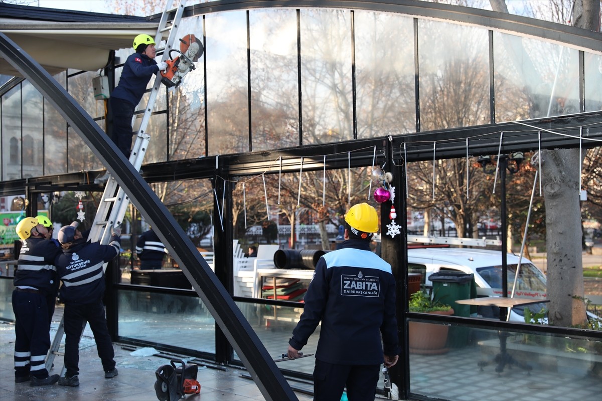 İstanbul Büyükşehir Belediyesi (İBB), Fatih'te Sirkeci Garı ile iskele arasında bulunan tarihi...