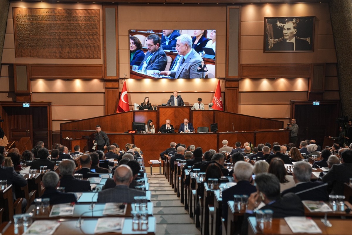 İstanbul Büyükşehir Belediyesi (İBB) Meclisi'nde, İlim Yayma Cemiyeti ve Deniz Feneri Derneğine...