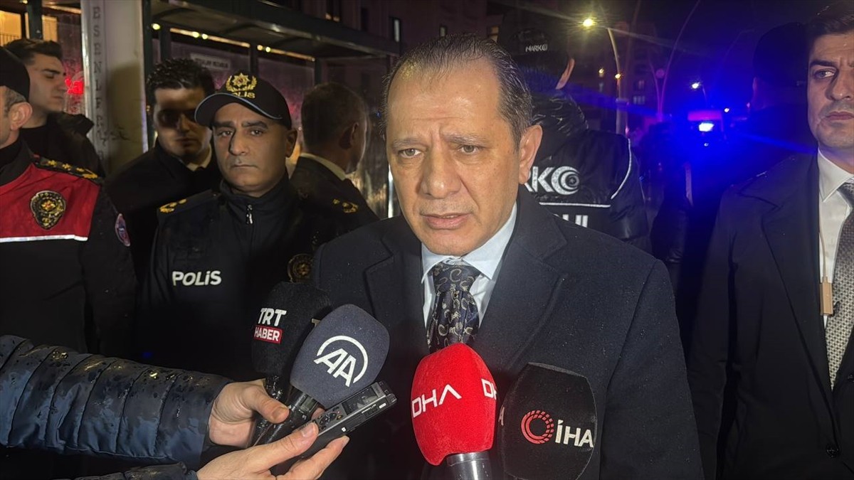 İstanbul Emniyet Müdürlüğü ekiplerince, suçla mücadele kapsamında faillerin tespiti ve...