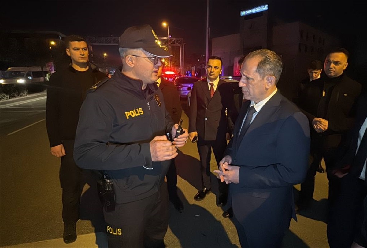 İstanbul Emniyet Müdürü Selami Yıldız, Esenyurt'ta düzenlenen operasyon sırasında yaralanan polis...