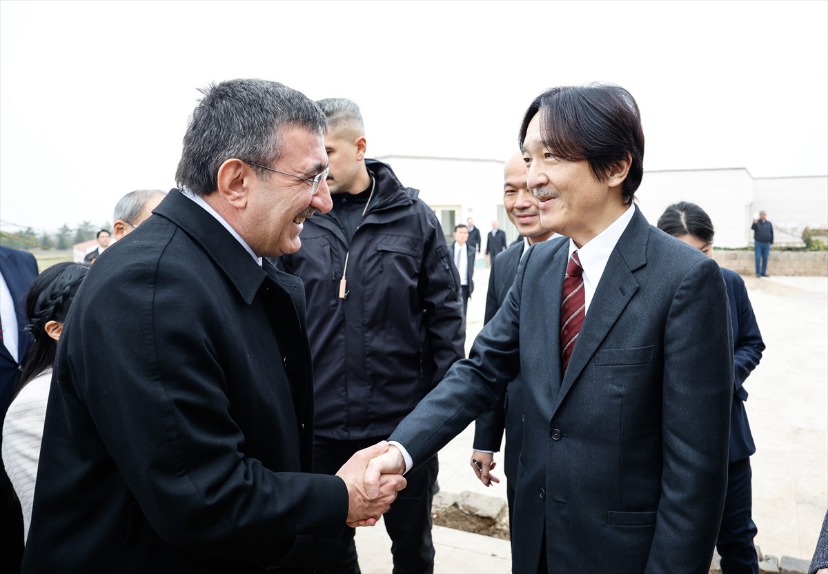 Japonya Veliaht Prens ve Prensesi Akishino ile Cumhurbaşkanı Yardımcısı Cevdet Yılmaz (sağda)...