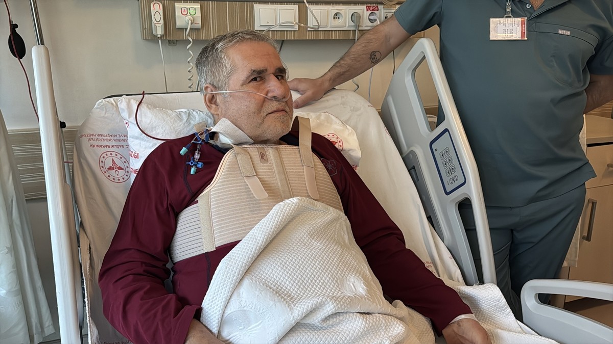 Karabük'te yaşayan 64 yaşındaki hasta, doğum gününde geçirdiği baypas ameliyatıyla sağlığına...