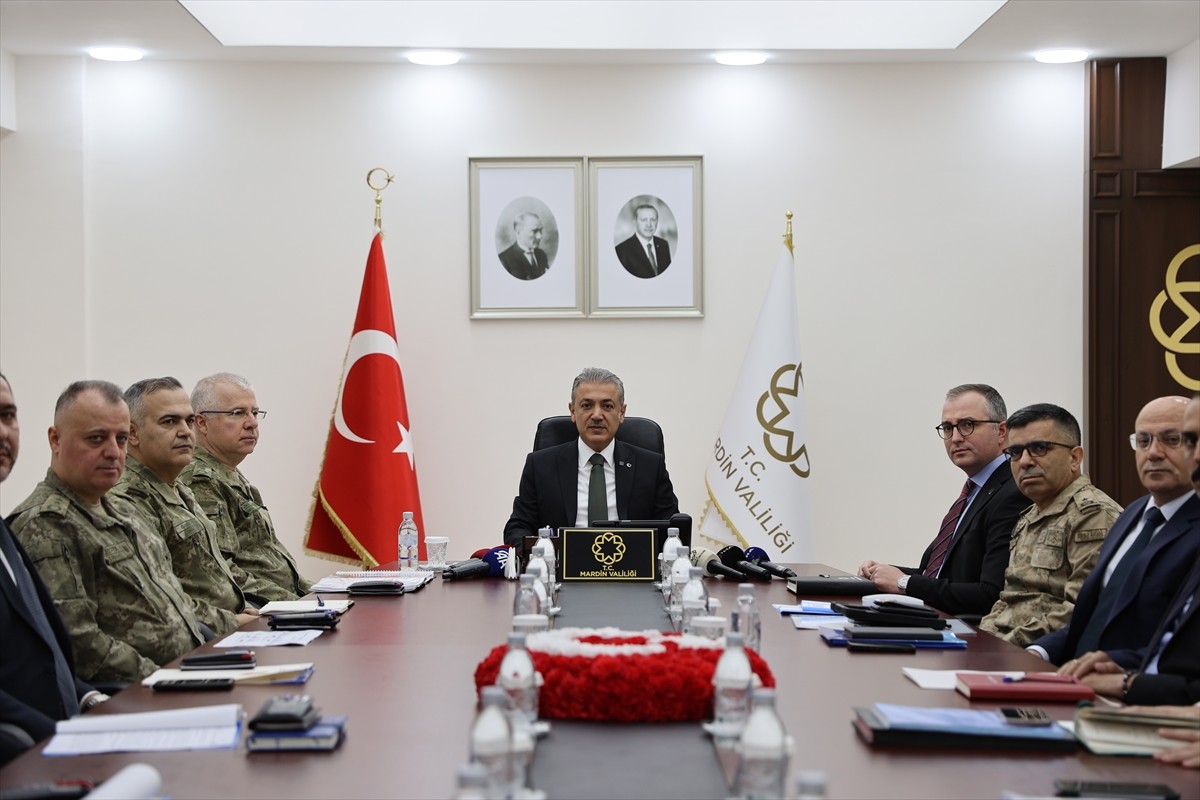 Mardin Valisi ve Büyükşehir Belediyesi Başkan Vekili Tuncay Akkoyun başkanlığında "Yeni Yıl Asayiş...