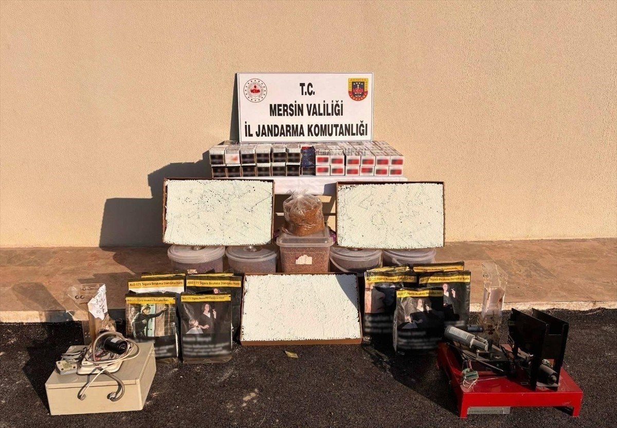 Mersin'de gümrük kaçağı 209 kilogram tütün, 57 bin 200 makaron (filtreli sigara kağıdı), 140 paket...