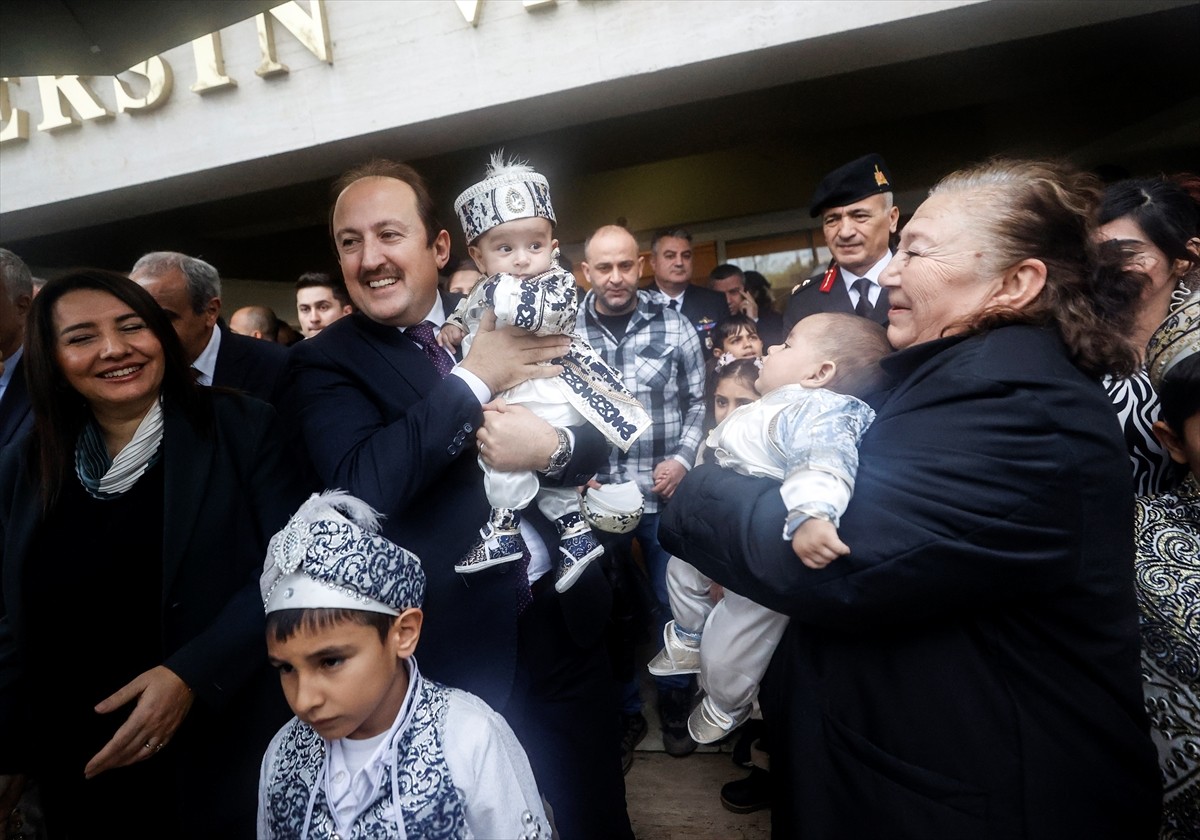 Mersin Valiliği ve Adana Vakıflar Bölge Müdürlüğünce 20 çocuk için sünnet töreni düzenlendi....