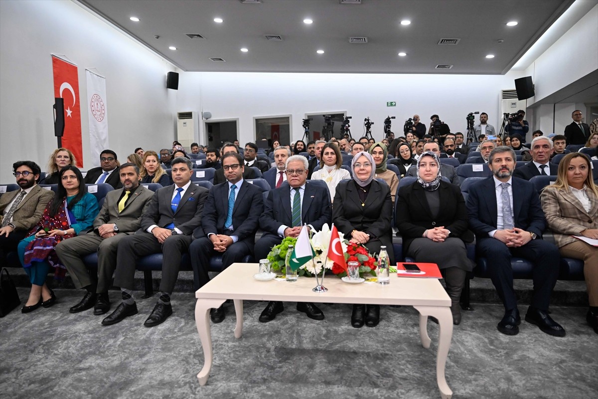 Milli Eğitim Bakanlığı ve Pakistan'ın Ankara Büyükelçiliği işbirliğinde, iki ülke arasındaki...