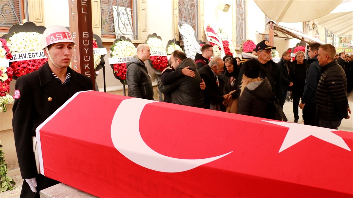 Muğla'daki ambulans helikopter kazasında hayatını kaybeden sorumlu pilot Tamer Gönül'ün cenazesi...