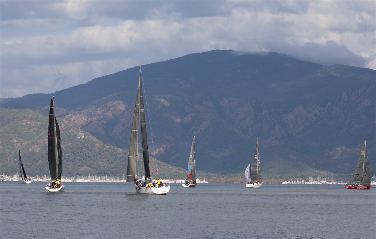 Muğla'nın Marmaris ilçesinde düzenlenen Burhanettin Tekdağ Yıl Sonu Kupası Yelkenli Yat Yarışları...