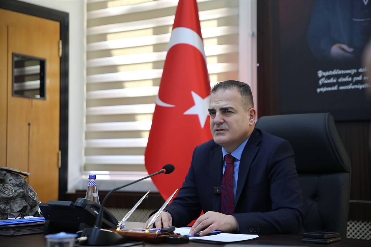 Muğla Valisi İdris Akbıyık, vatandaşların ve turistlerin yeni yıla huzur içinde girmesini sağlamak...