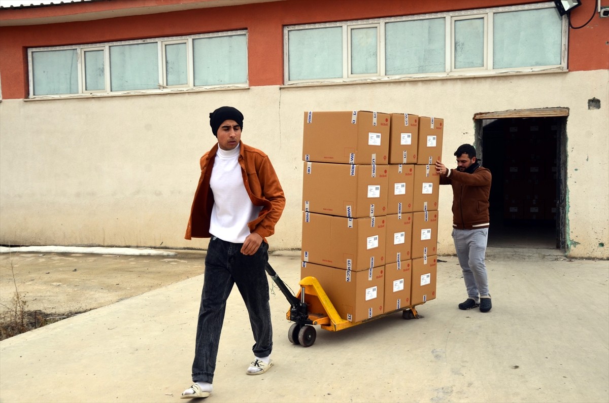 Muş Valiliği Sultan Alparslan Tekstilkent ile kentin farklı noktalarında açılan atölye ve...