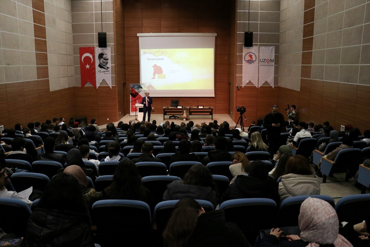 Ondokuz Mayıs Üniversitesi (OMÜ) Eczacılık ve Sağlık Akademisi Topluluğunca "Sağlıklı Yaşam Mümkün...