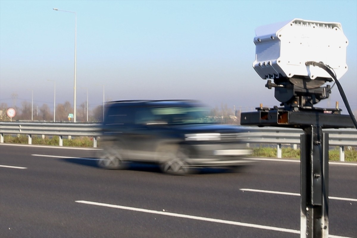 Otoyollarda trafik ve asayiş hizmetlerinin 15 Ekim'de jandarmaya devredilmesinin ardından aradan...