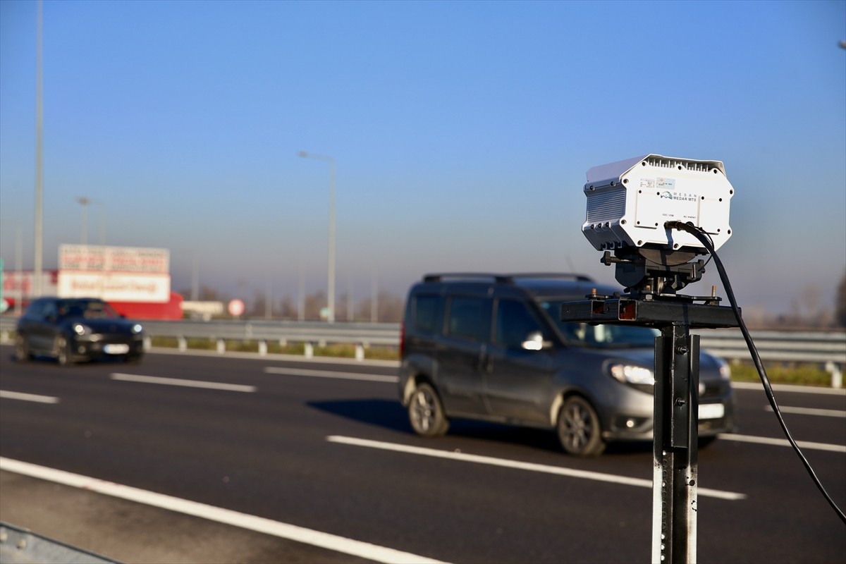 Otoyollarda trafik ve asayiş hizmetlerinin 15 Ekim'de jandarmaya devredilmesinin ardından aradan...