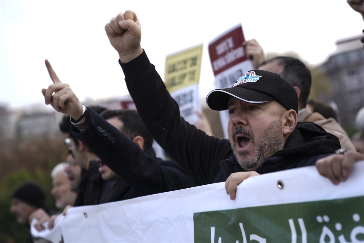 Özgür Düşünce ve Eğitim Hakları Derneği (Özgür-Der) Ankara Şubesi, Suriye'deki rejim karşıtı...