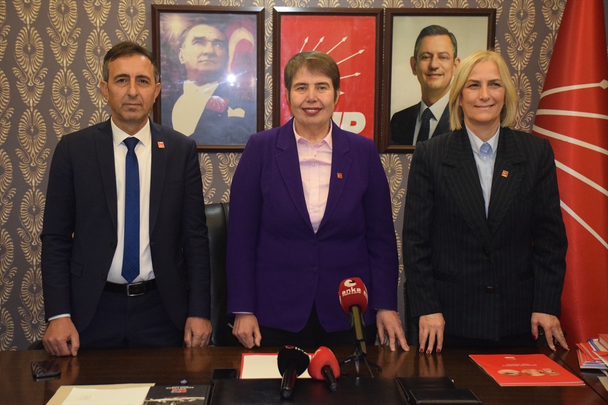 Partisince düzenlenen çeşitli programlara katılmak amacıyla Batman'a gelen CHP Genel Başkan...