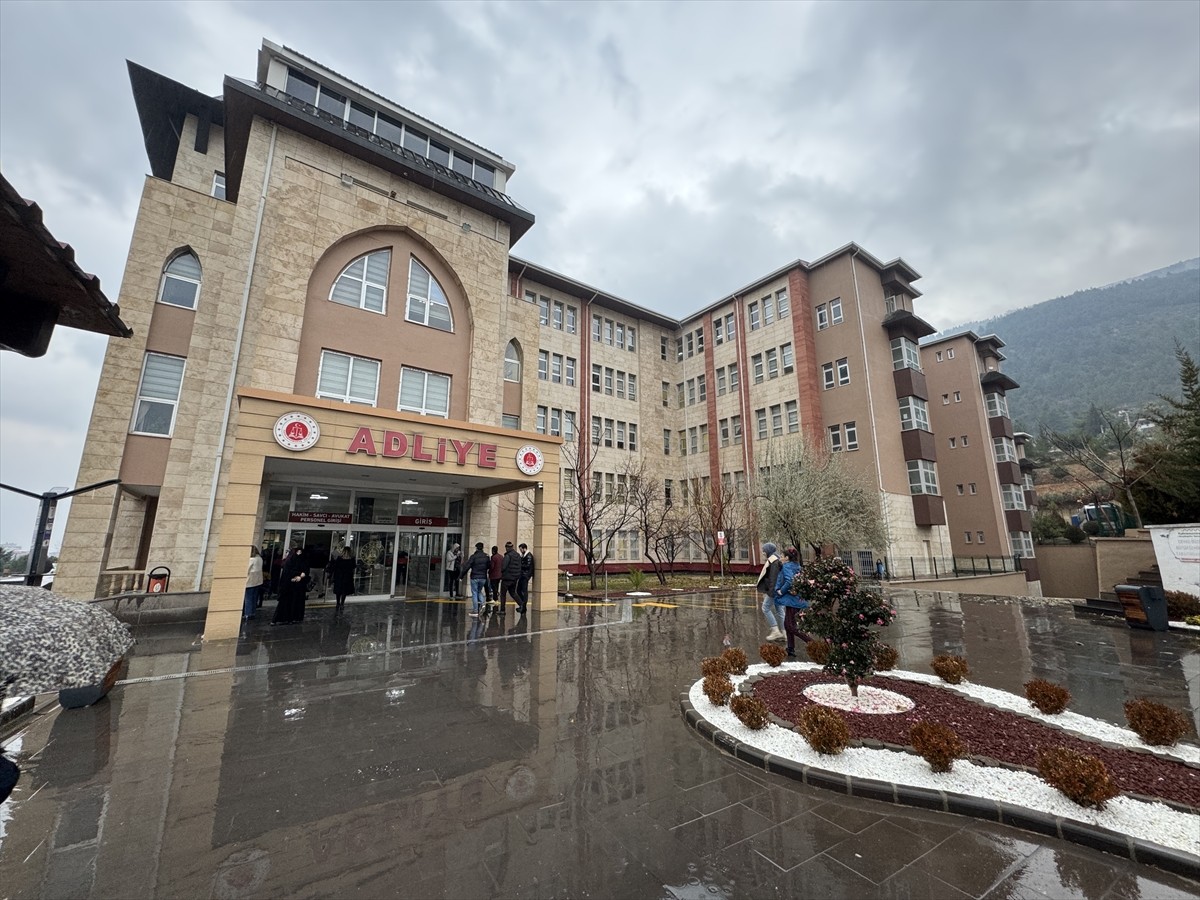 "Asrın felaketi" olarak nitelendirilen 6 Şubat 2023'teki depremde yıkılan Palmiye Sitesi'nde 150...