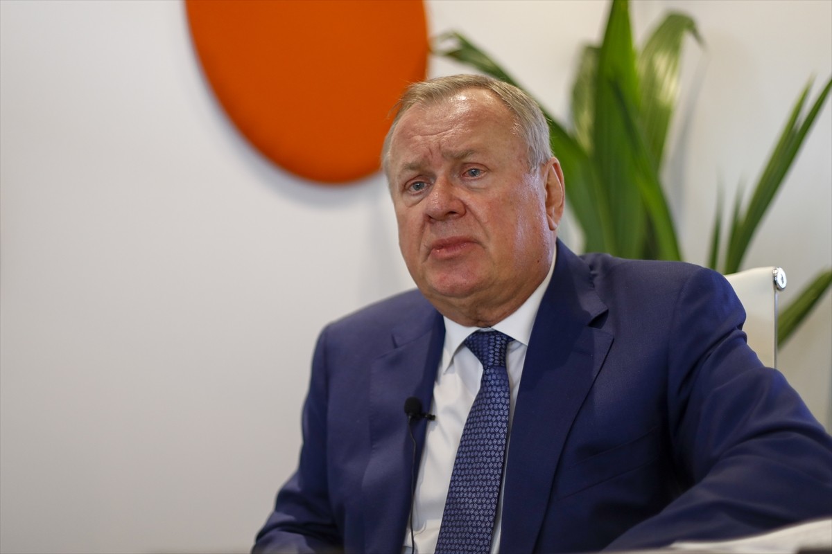 Rusya'nın en büyük bankalarından VTB'nin Başkanı Andrey Kostin, Birleşik Arap Emirlikleri'nin...