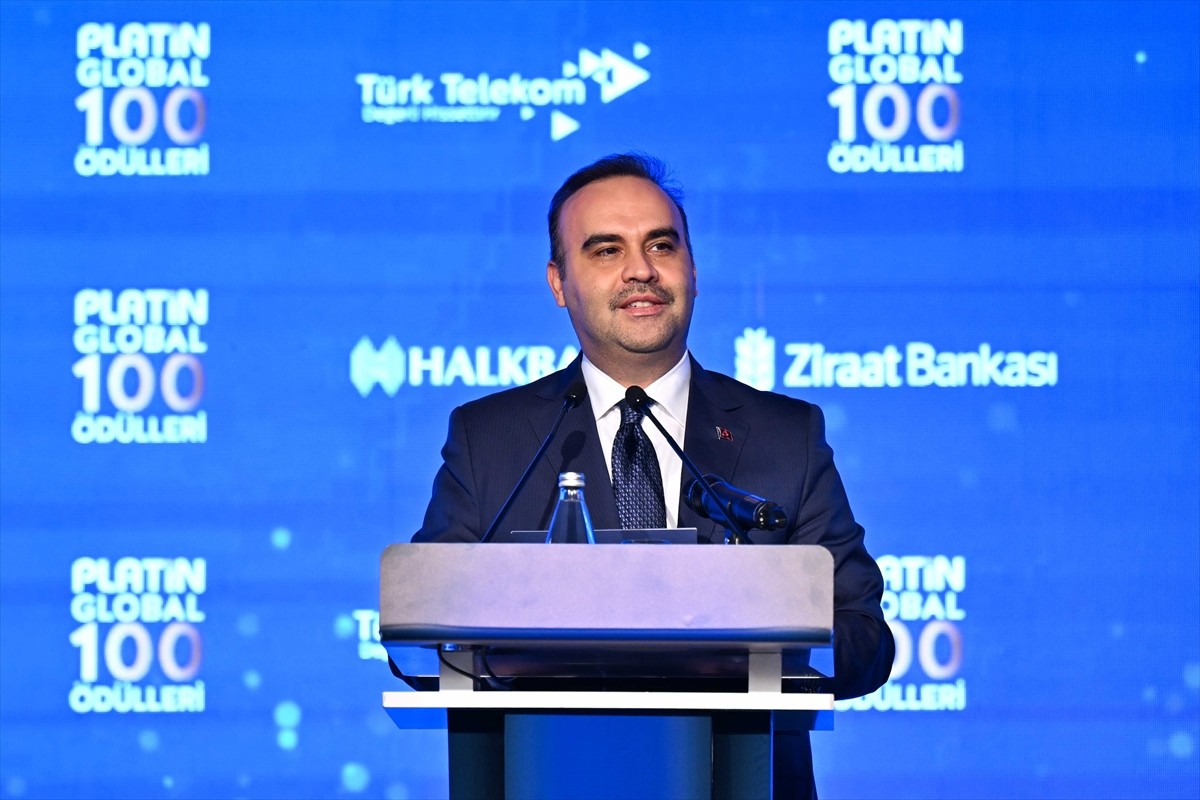 Sanayi ve Teknoloji Bakanı Mehmet Fatih Kacır, Platin Dergisi tarafından bu yıl 7. kez düzenlenen...