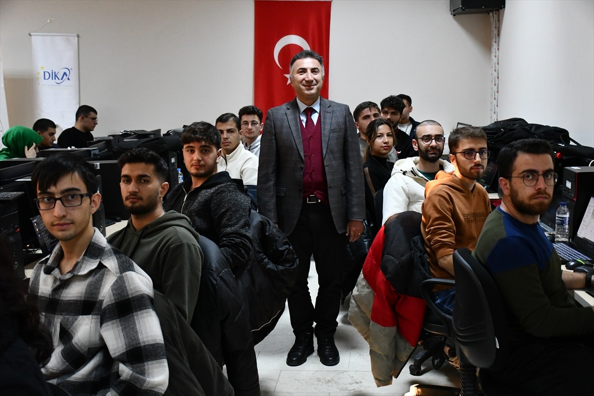 Sanayi ve Teknoloji Bakanlığı, Savunma Sanayii Başkanlığı ve Dijital Dönüşüm Ofisi işbirliğiyle...