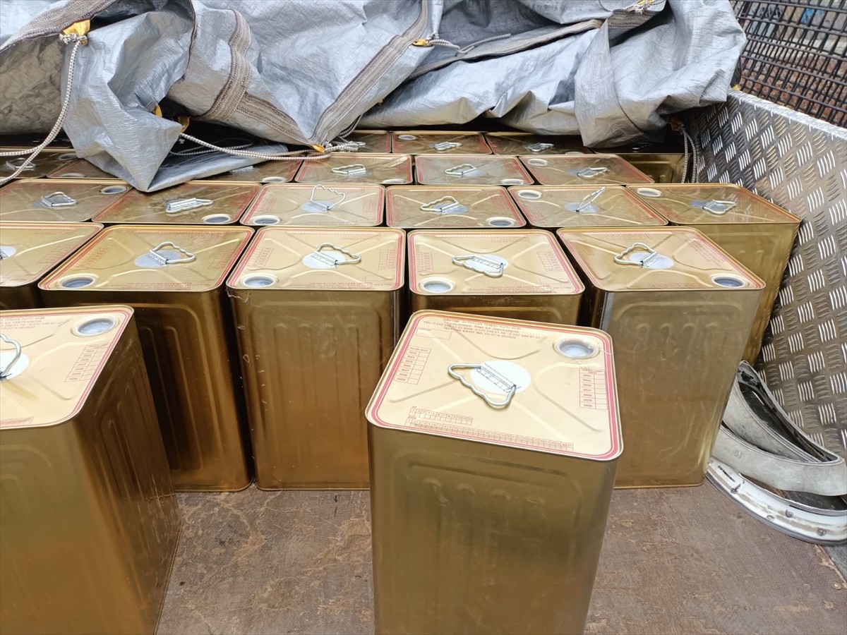 Şanlıurfa'da sahte bal yapımında kullanılacağı değerlendirilen etiketsiz ve faturasız 2 ton bal...