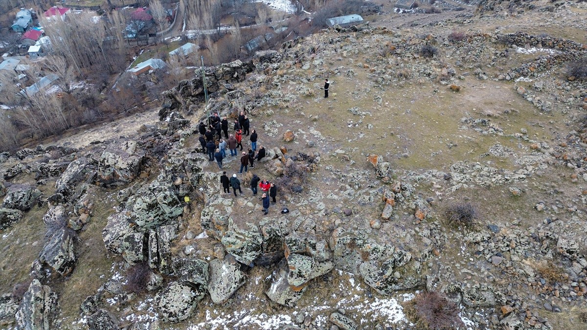 Sarıkamış şehitleri için Iğdır'ın Bayrak Tepe zirvesinde anma etkinliği düzenlendi. MHP Iğdır il...