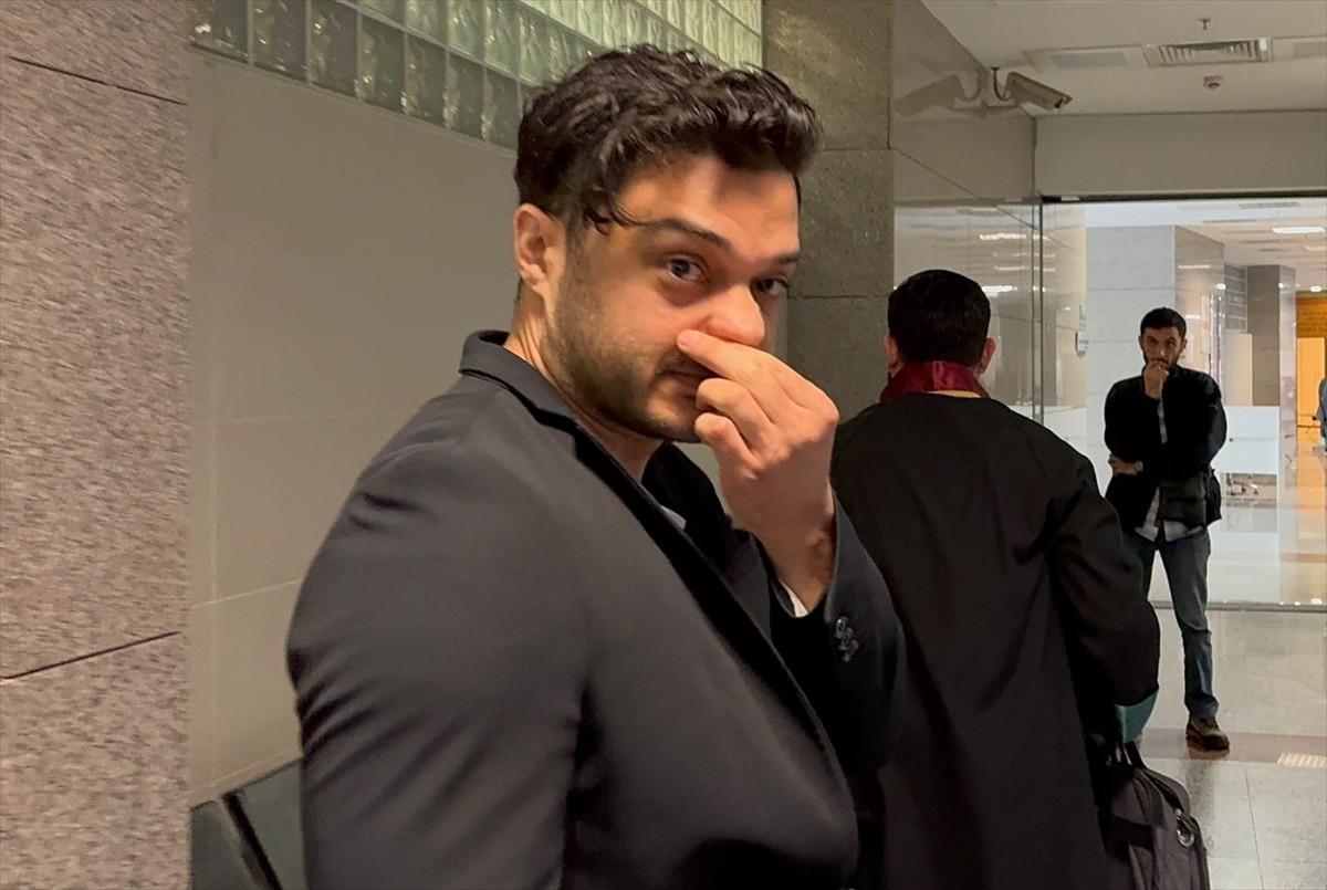 Şarkıcı İlyas Yalçıntaş'ın İran uyruklu bir kadına karşı "sesli, yazılı veya görüntülü bir...