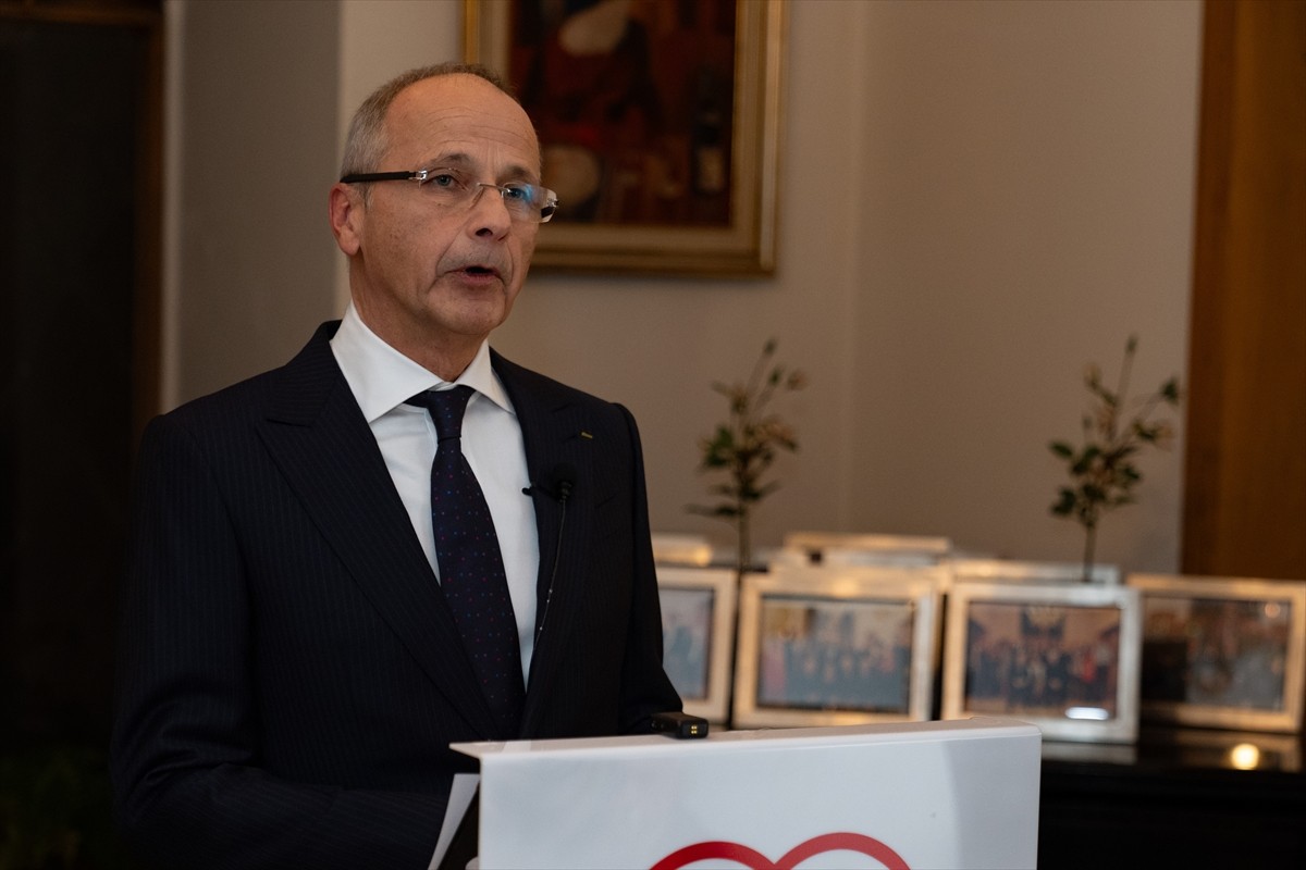 Sevda-Cenap And Müzik Vakfının "Onur Ödülü Altın Madalyası" bu yıl, Ankara'da Cenap And Evi'nde...