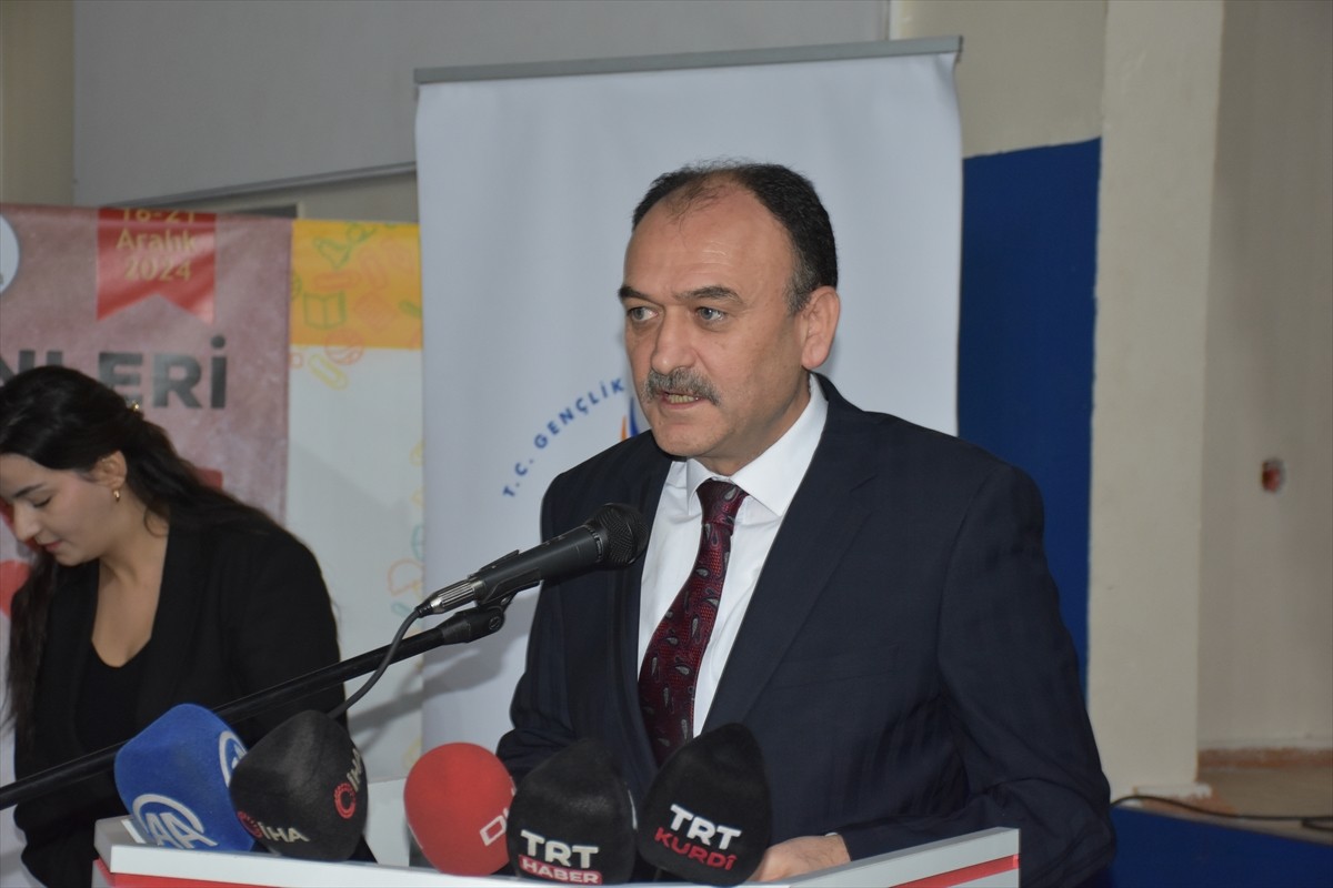 Şırnak'ta ikincisi düzenlenen "Kitap Günleri" başladı. Valilik, İl Milli Eğitim Müdürlüğü ile...