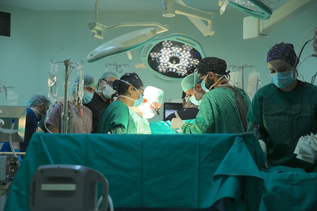  Son yıllarda yapılan yatırımlarla sağlık alanında hizmet çıtasının yükseldiği Hakkari Devlet...