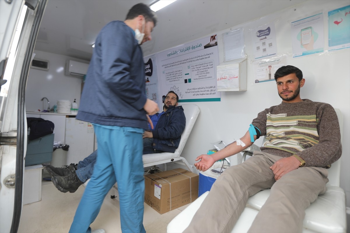 Suriye'nin başkenti Şam'da halk, "Suriye'nin geleceği için birlik ve huzur içinde bir yaşam"...