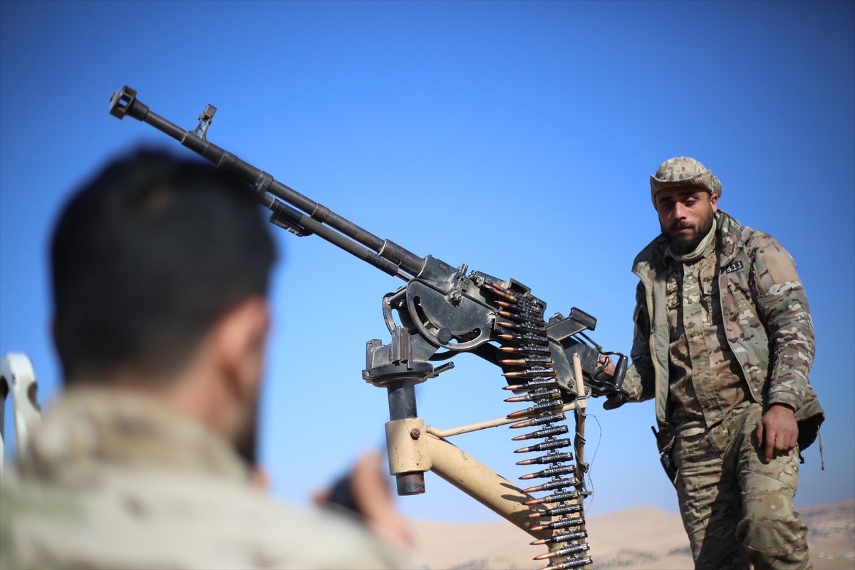 Suriye Milli Ordusu (SMO) güçleri, terör örgütü PKK/YPG'den kurtardığı Münbiç'te, Tişrin Barajı...