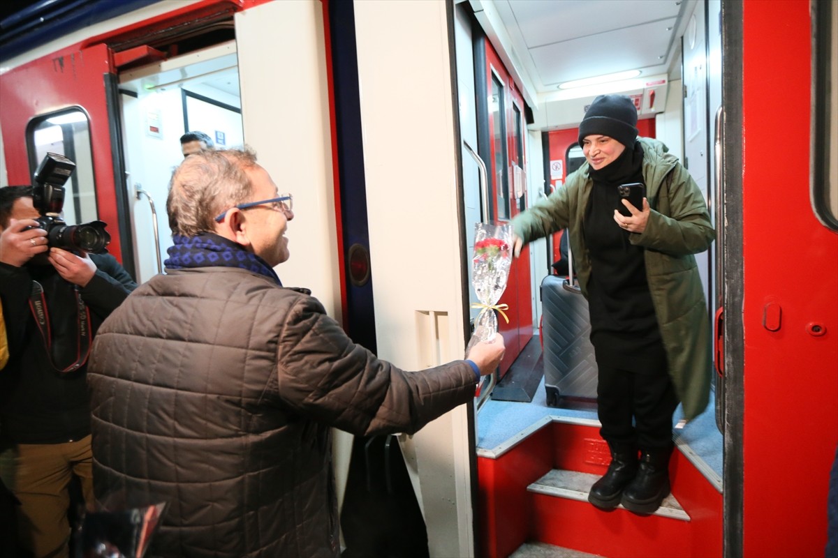 Tarihi Ankara Garı'ndan bu sezonun ilk seferine başlayan Turistik Doğu Ekspresi, yaklaşık 32,5...